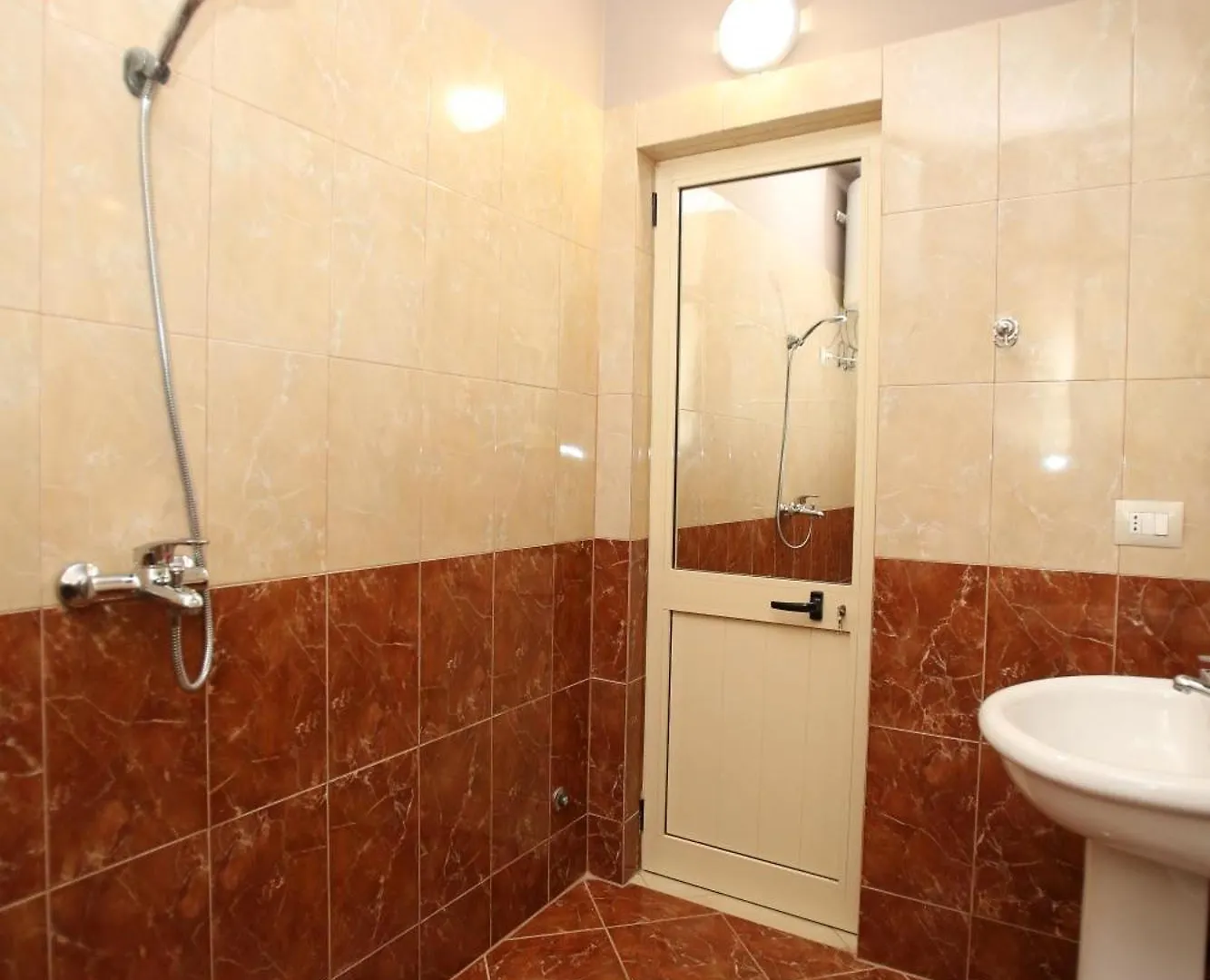 Tekb Rooms & Apartments Vlore
